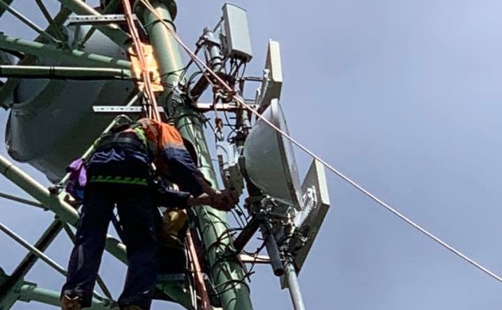 Within 4 days of the outage, we had orgainised tower climbs and replacement radios to be installed.